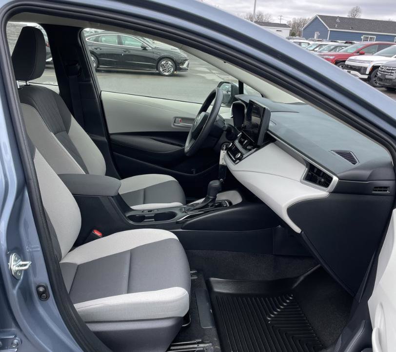 Used 2024 Toyota Corolla LE AWD/4WD image 9