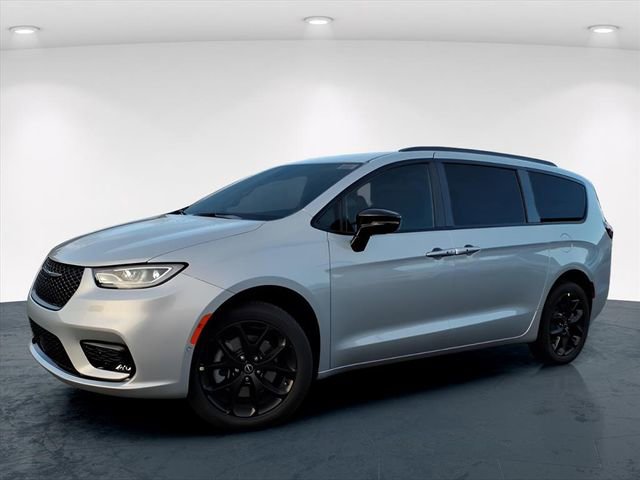 New 2026 Chrysler Pacifica Select image 2