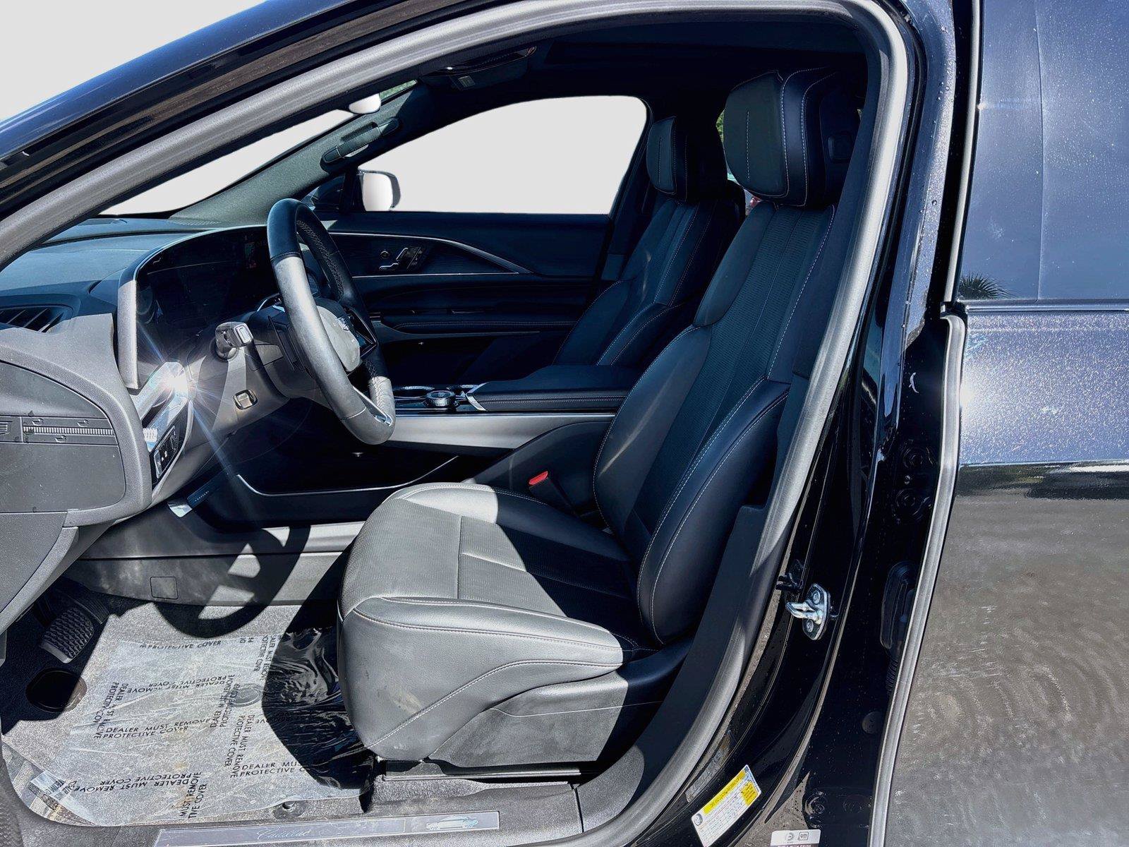 Used 2024 Cadillac Lyriq Luxury RWD image 21