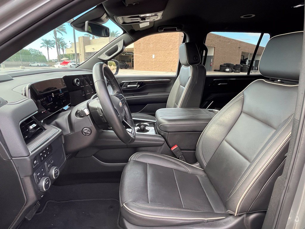 Used 2025 Chevrolet Tahoe Premier AWD/4WD image 17