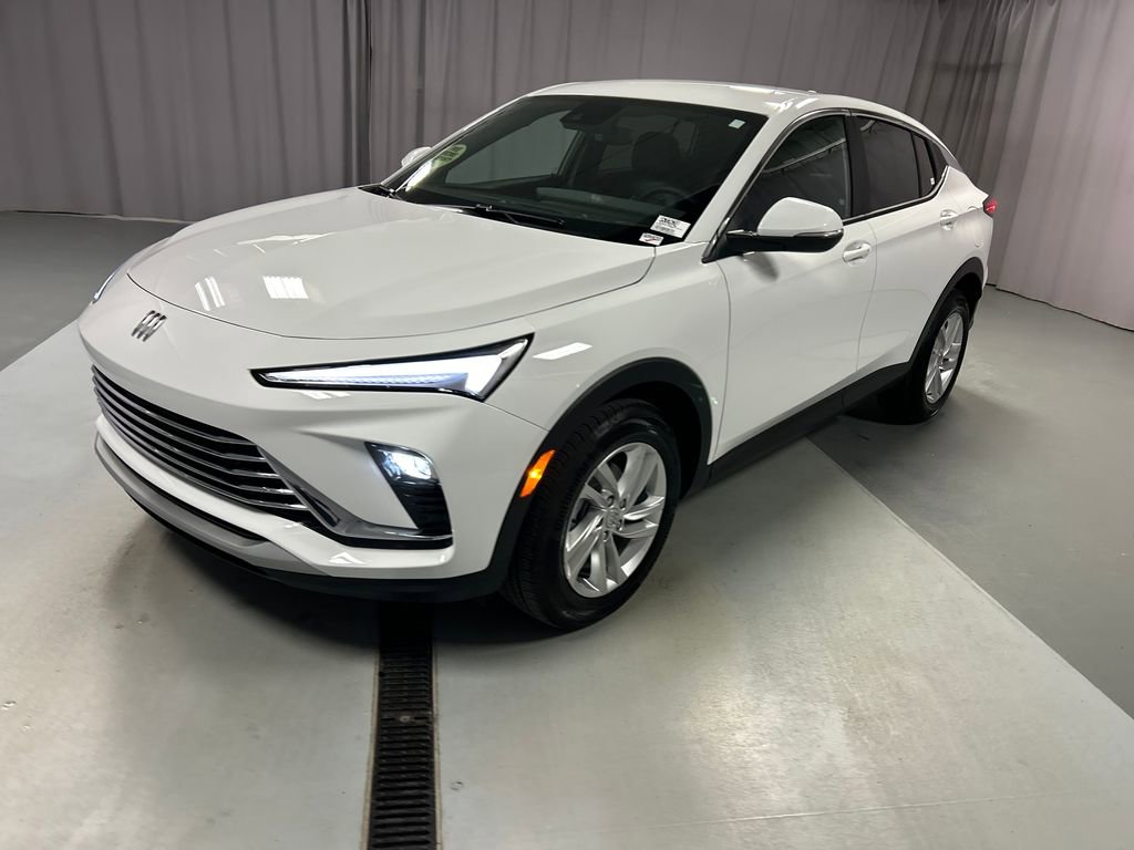 Used 2025 Buick Envista Preferred w/ Convenience I Package image 3