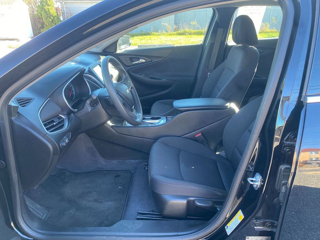 Used 2018 Chevrolet Malibu LS image 12