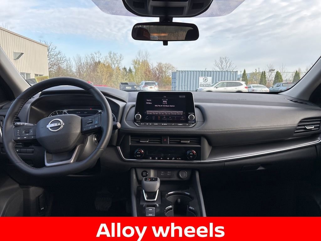 Certified 2026 Nissan Rogue SV AWD/4WD image 18