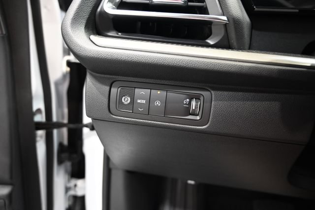 New 2027 Chevrolet Traverse LT w/ Sun and Wheel Package FWD image 25