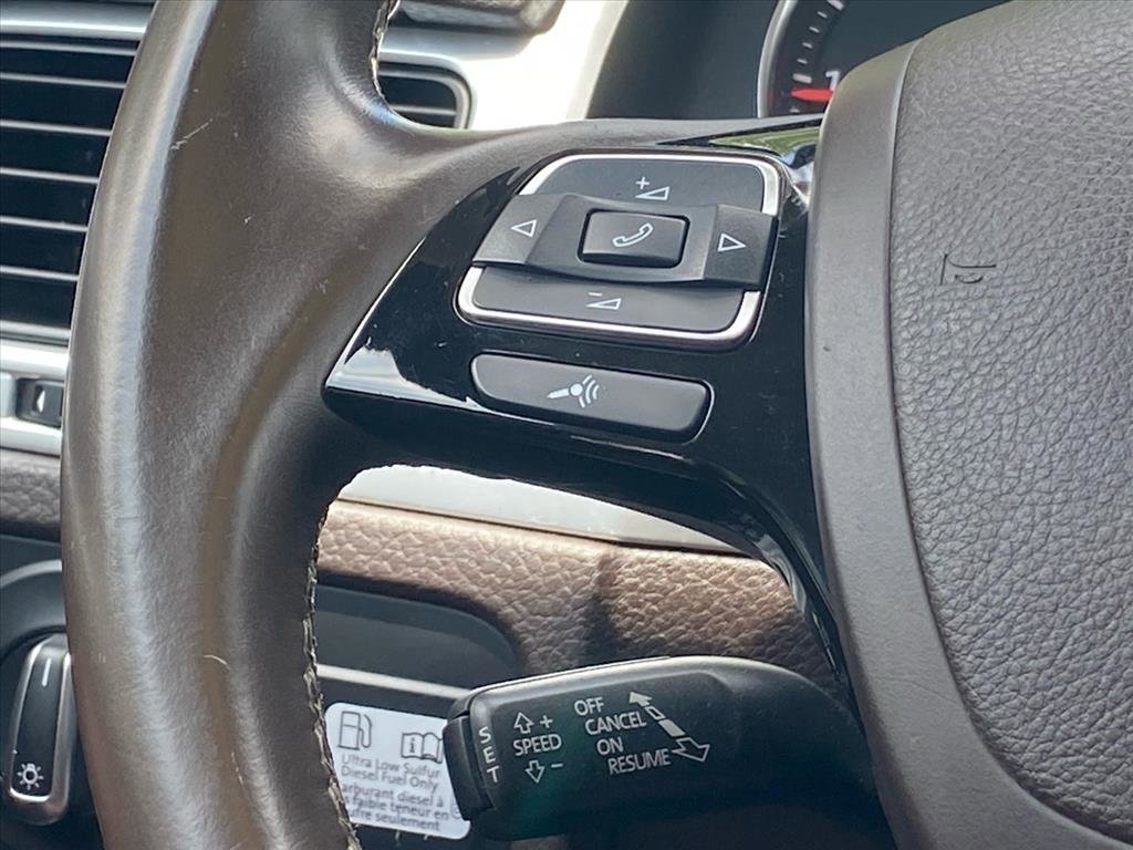 Used 2014 Volkswagen Touareg TDI AWD/4WD image 7