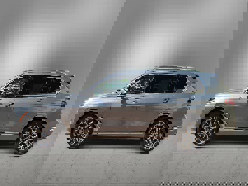 Certified 2026 BMW X7 xDrive40i w/ Executive Package image 5