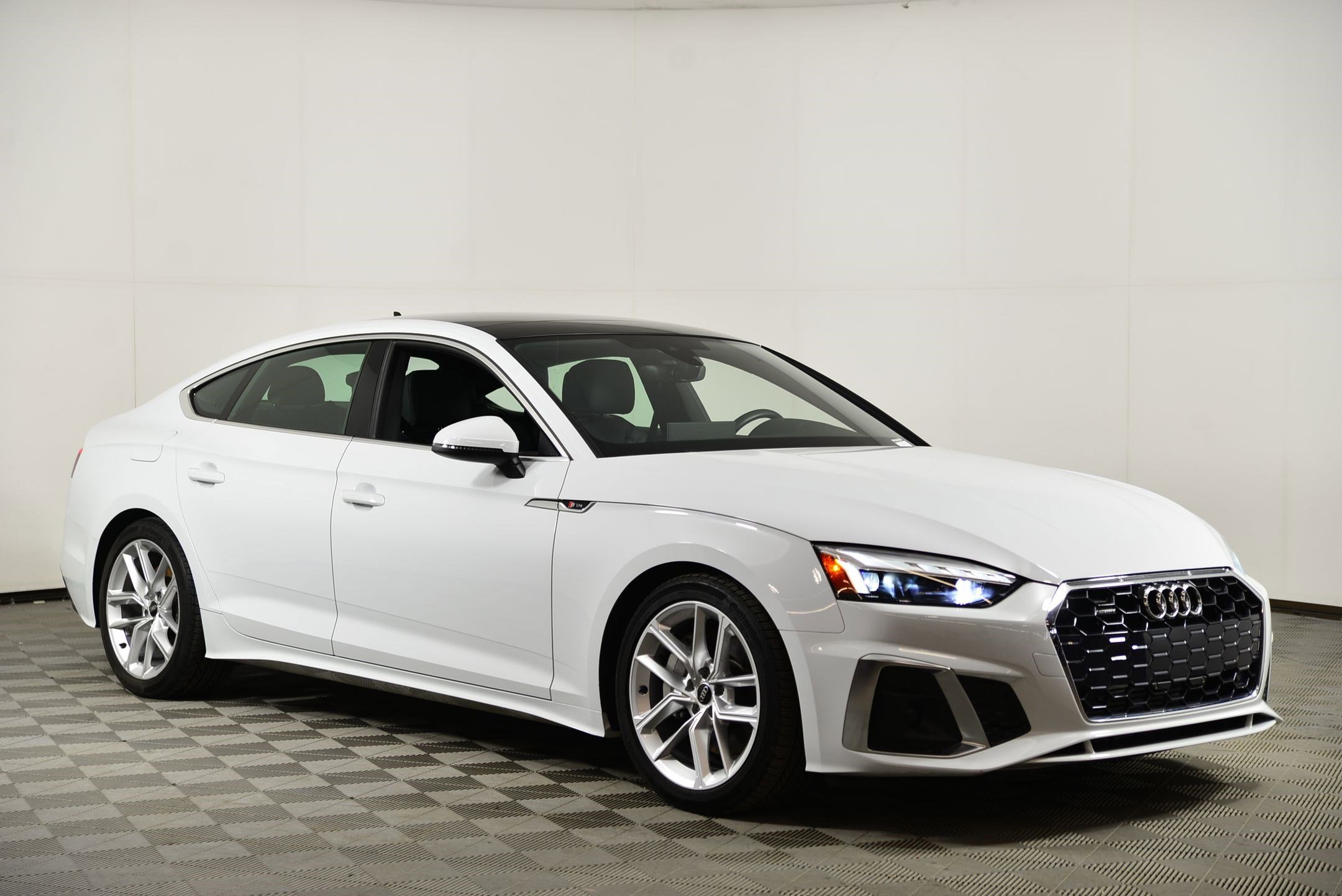 Used 2023 Audi A5 2.0T Premium w/ Convenience Package image 7