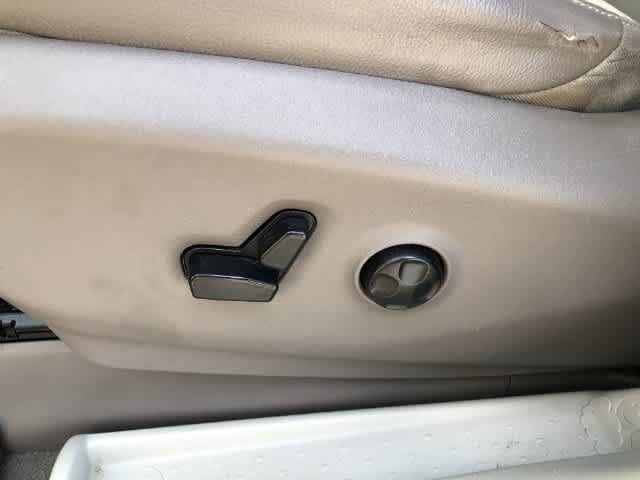 Used 2017 Chrysler Pacifica Touring-L FWD image 14