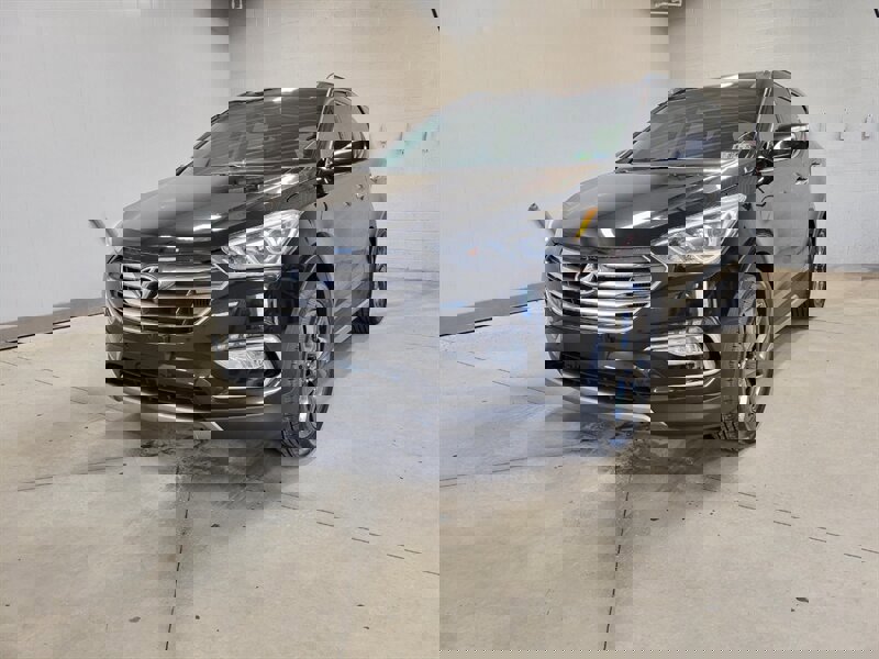 Used 2017 Hyundai Santa Fe Sport image 2