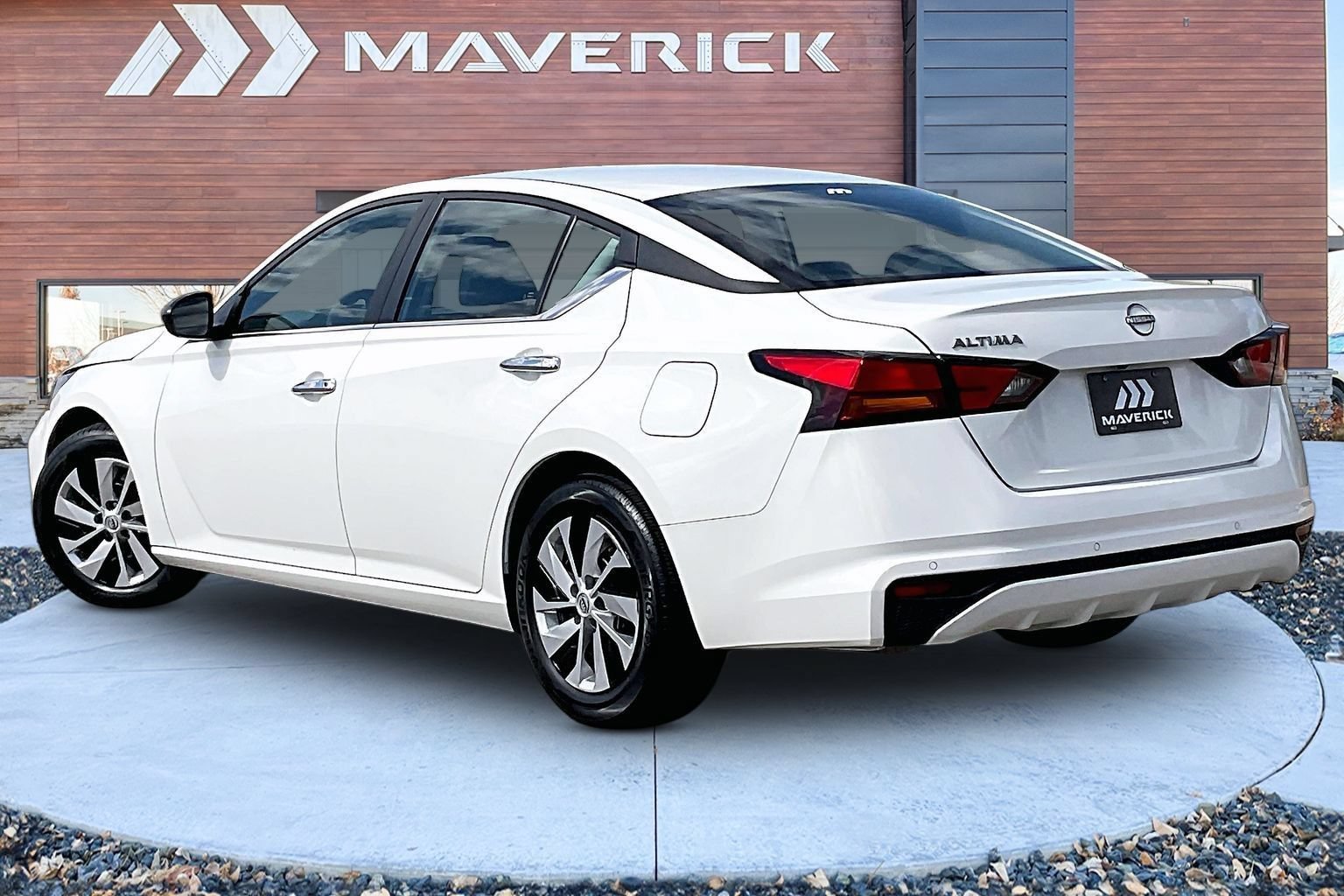 Used 2024 Nissan Altima 2.5 S FWD image 4