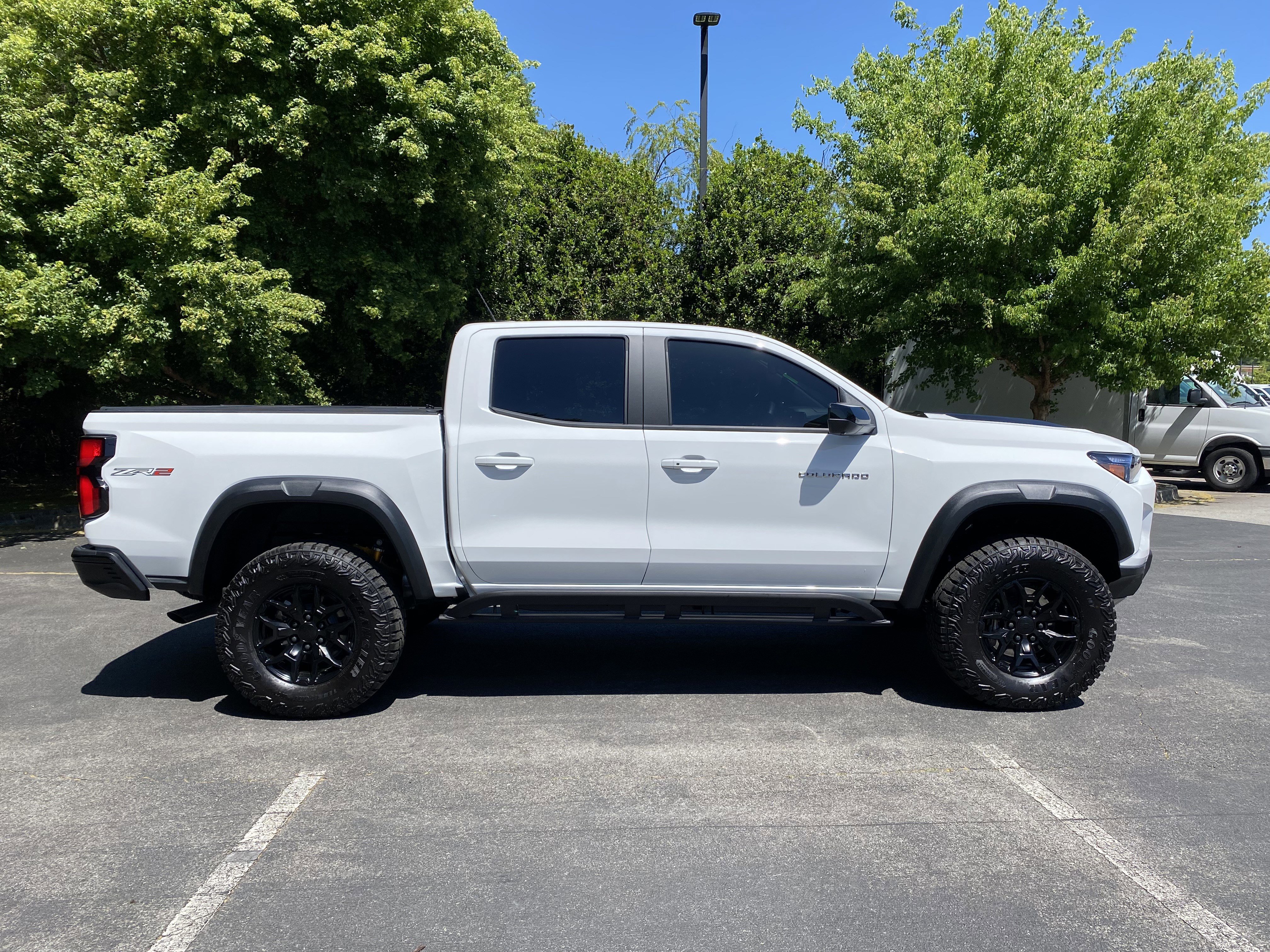 Used 2026 Chevrolet Colorado ZR2 w/ Technology Package AWD/4WD image 10