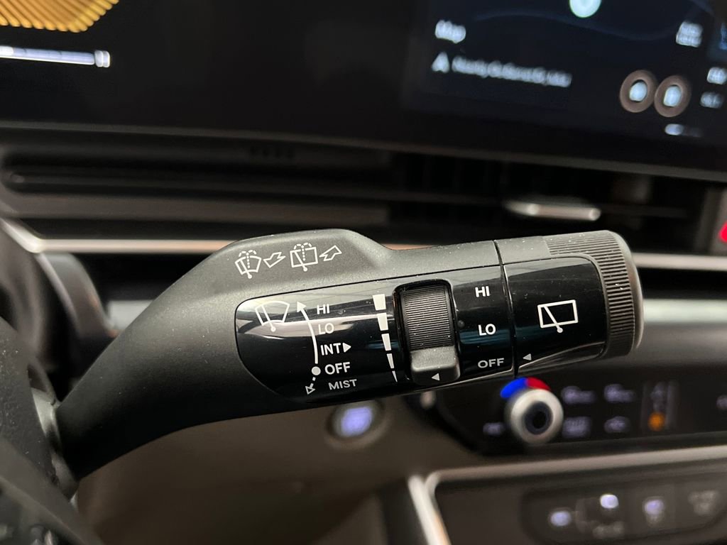 Used 2025 Kia Carnival image 51