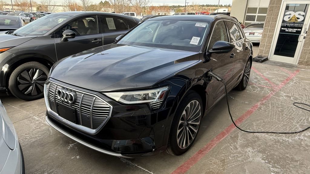 Used 2019 Audi e-tron Prestige w/ Prestige Package