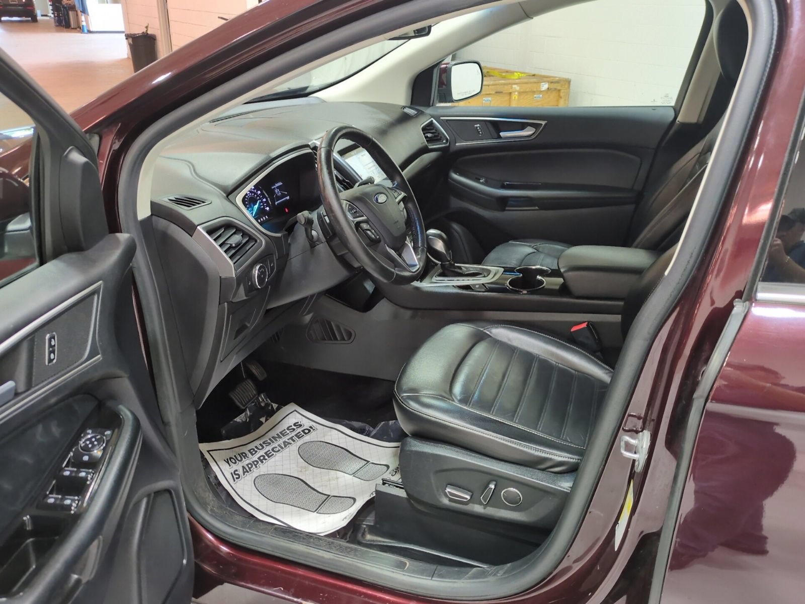 Used 2017 Ford Edge SEL w/ Equipment Group 201A AWD/4WD image 16