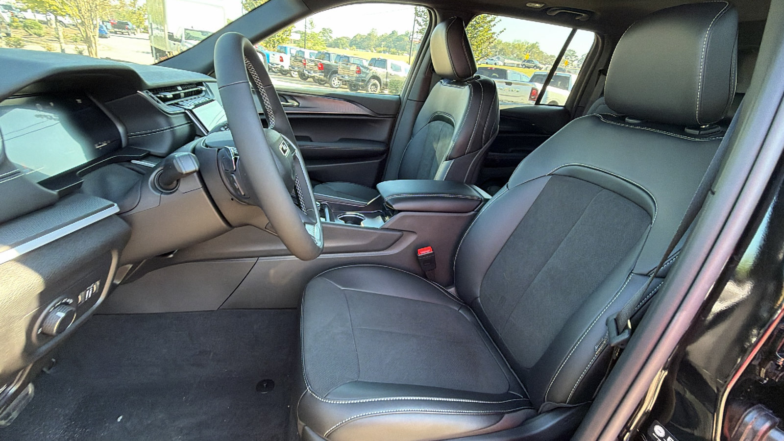 New 2027 Jeep Grand Cherokee Laredo X AWD/4WD image 18
