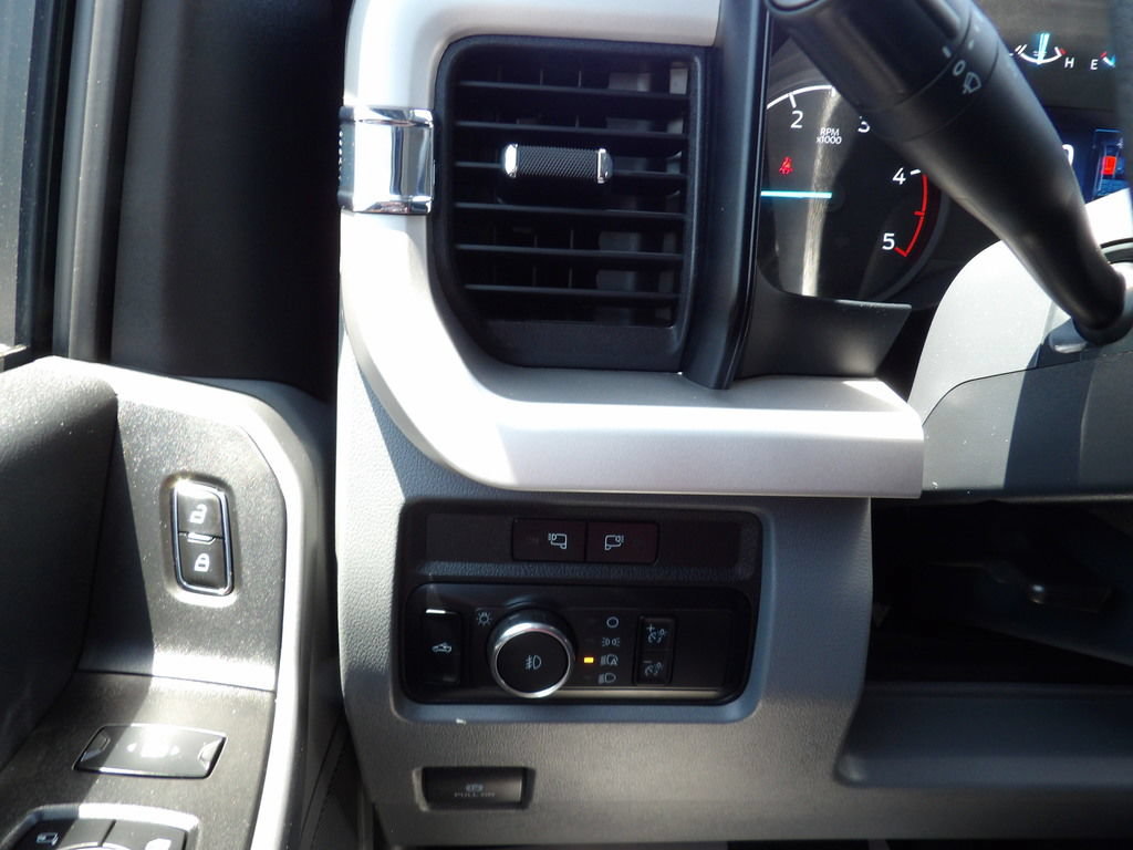 Used 2024 Ford F250 XLT w/ FX4 Off-Road Package AWD/4WD image 19
