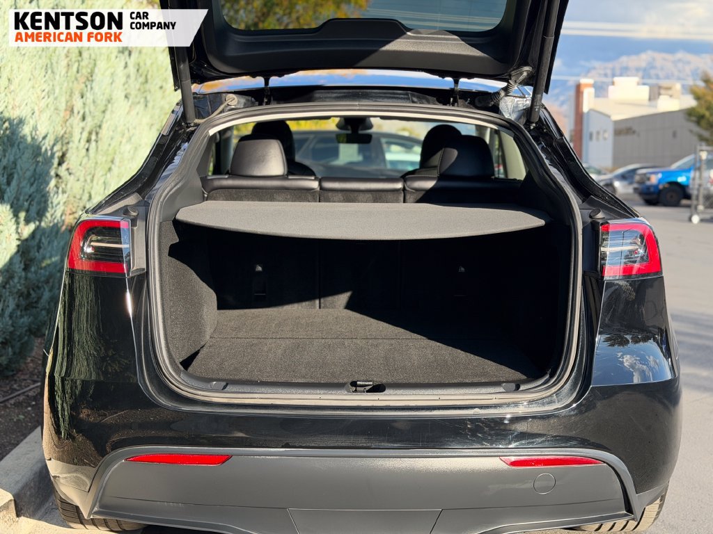 Used 2023 Tesla Model Y Performance AWD/4WD image 30