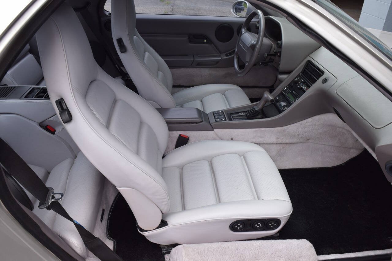 Used 1993 Porsche 928 GTS RWD image 44