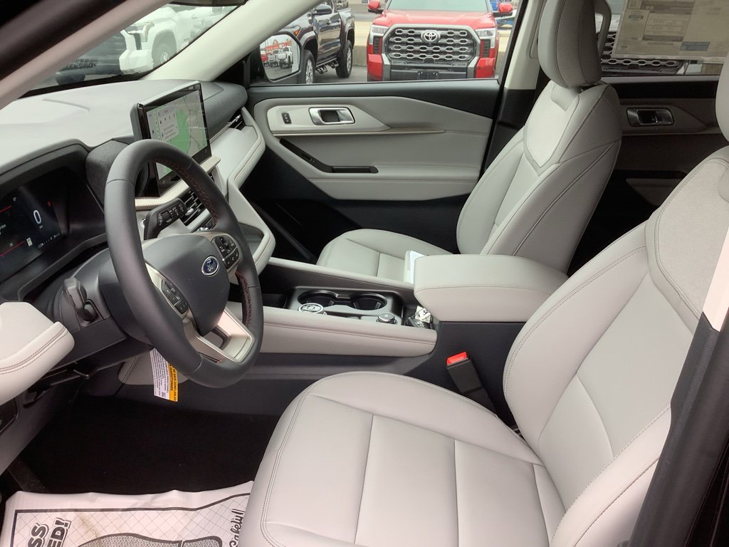 New 2026 Ford Explorer Active w/ Active Comfort Package image 11