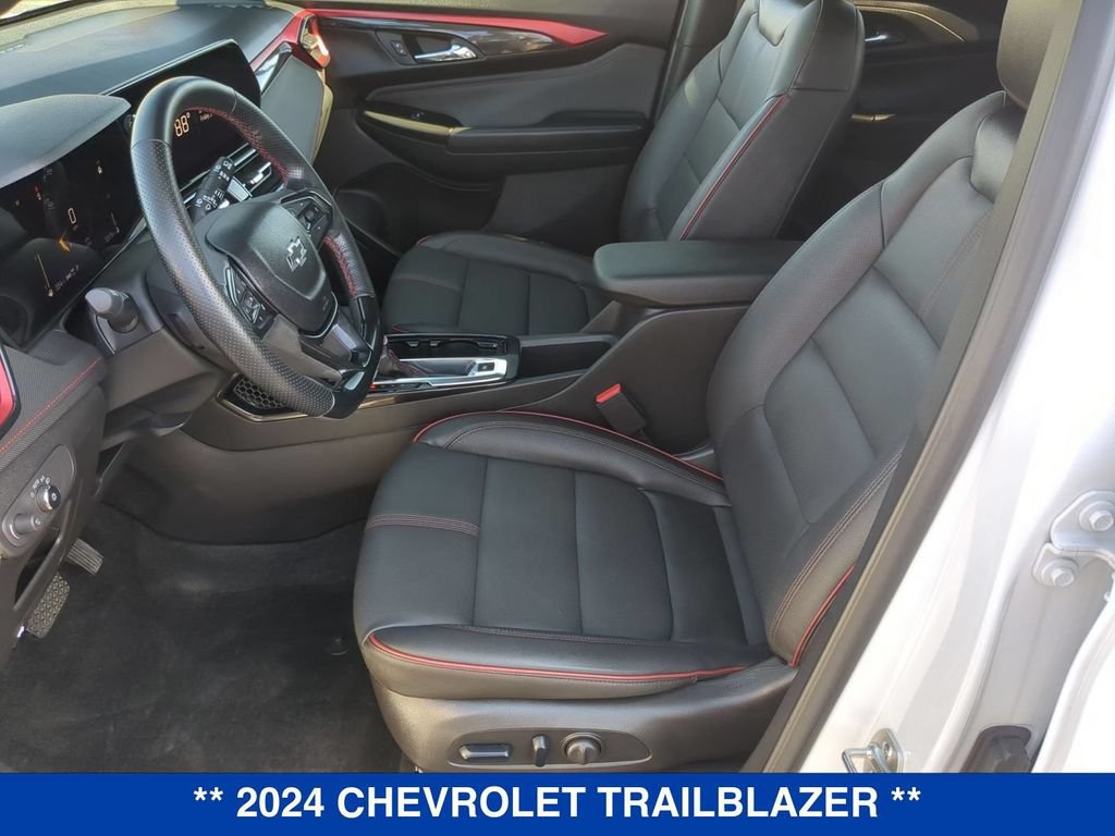 Used 2024 Chevrolet TrailBlazer RS w/ Convenience Package AWD/4WD image 16
