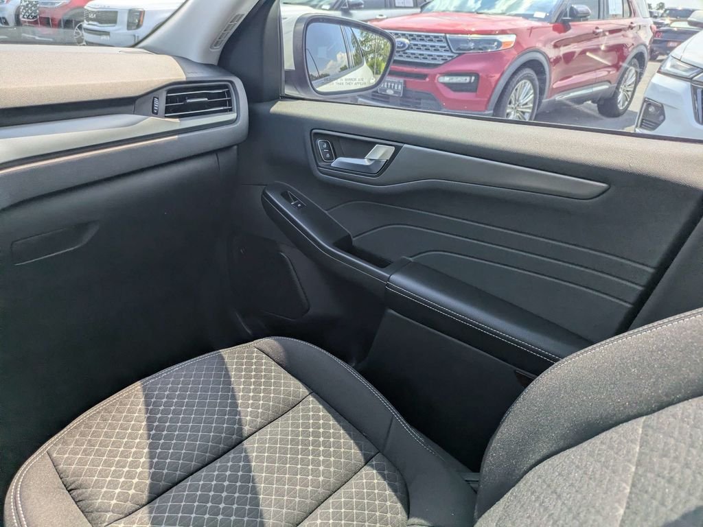 Used 2024 Ford Escape Active w/ Tech Pack #2 FWD image 19