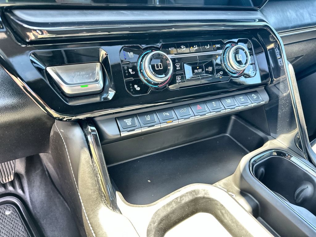 Used 2025 GMC Sierra 2500 AT4X image 27