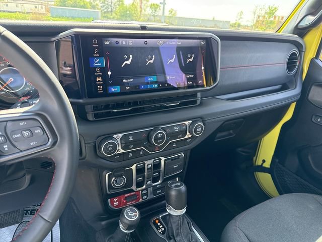 Used 2024 Jeep Wrangler Rubicon image 19