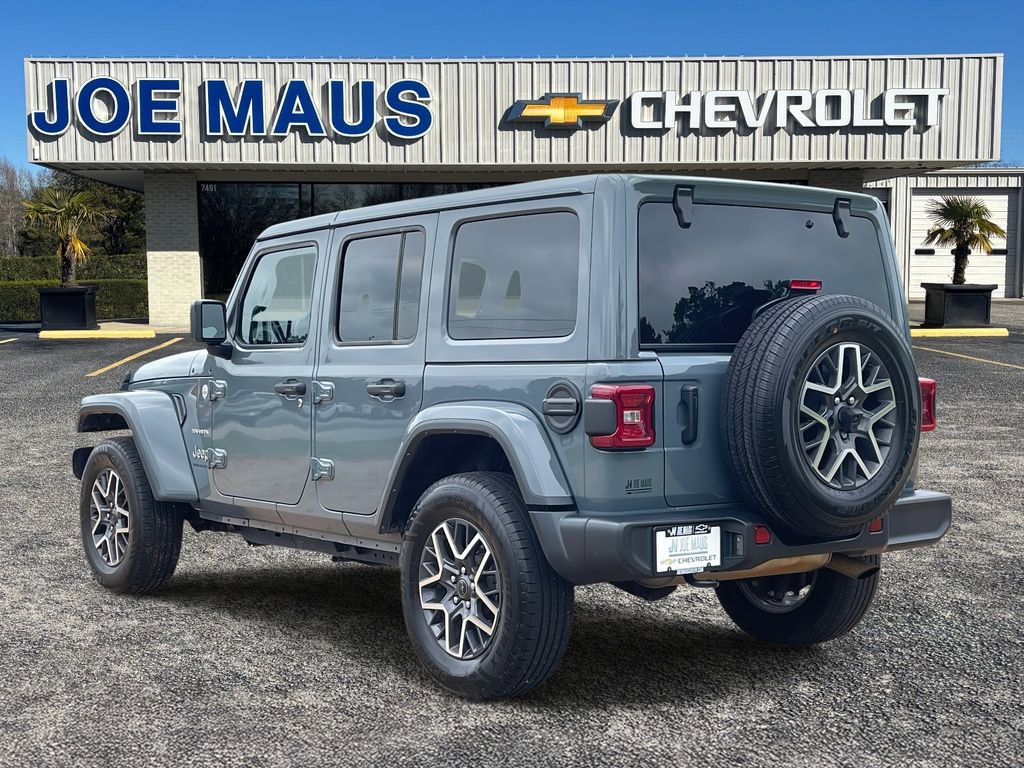 Used 2024 Jeep Wrangler Sahara image 7
