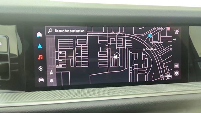 Used 2025 Porsche Cayenne w/ Premium Package image 44