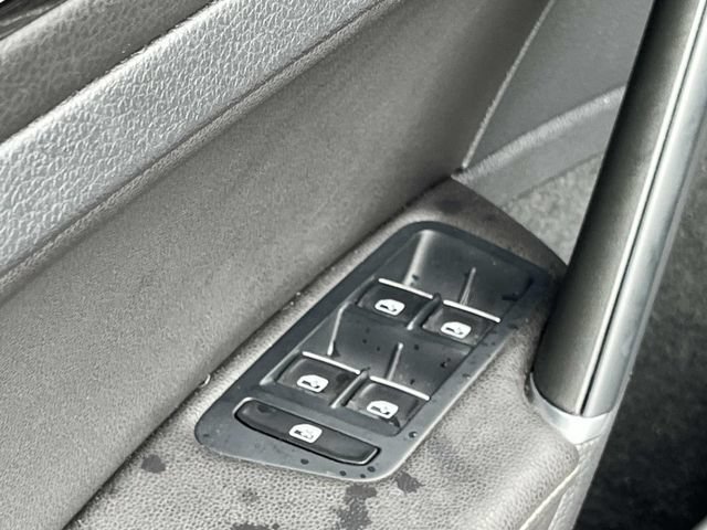 Used 2019 Volkswagen Golf R 4-Door AWD/4WD image 24