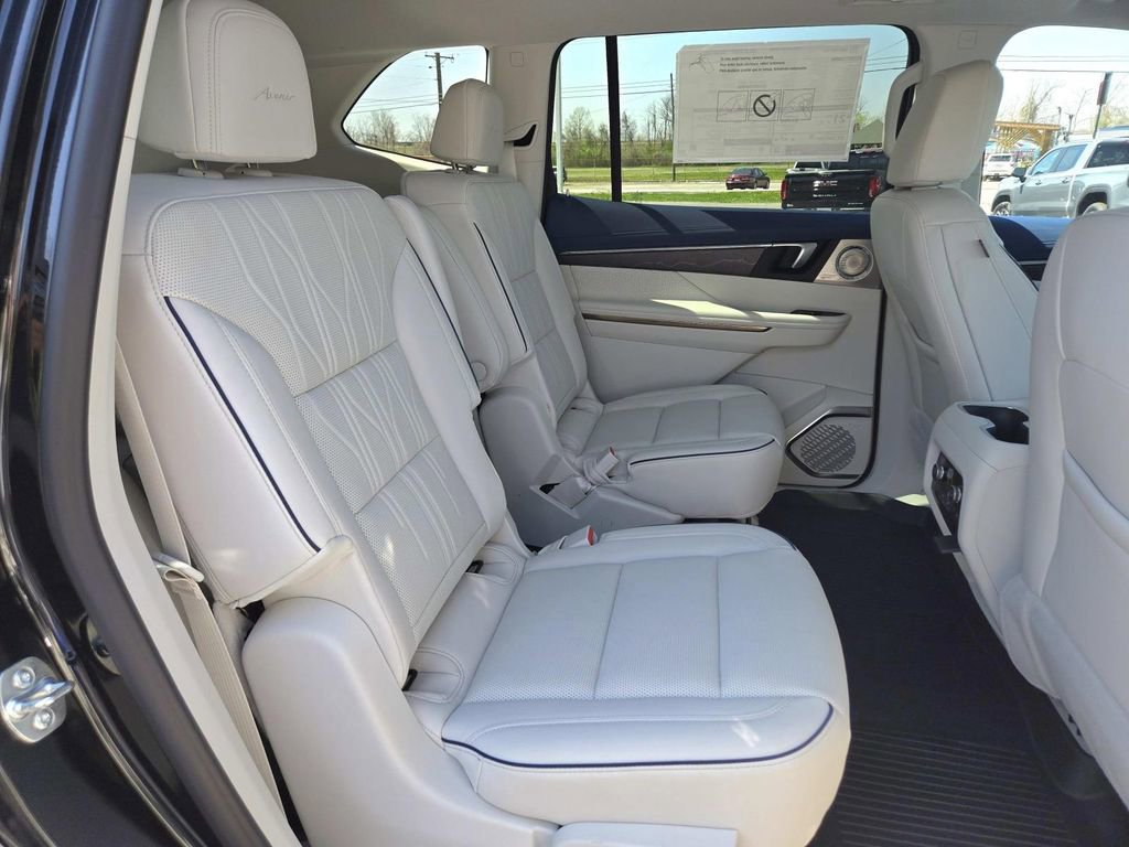 New 2025 Buick Enclave Avenir w/ Super Cruise Package image 17