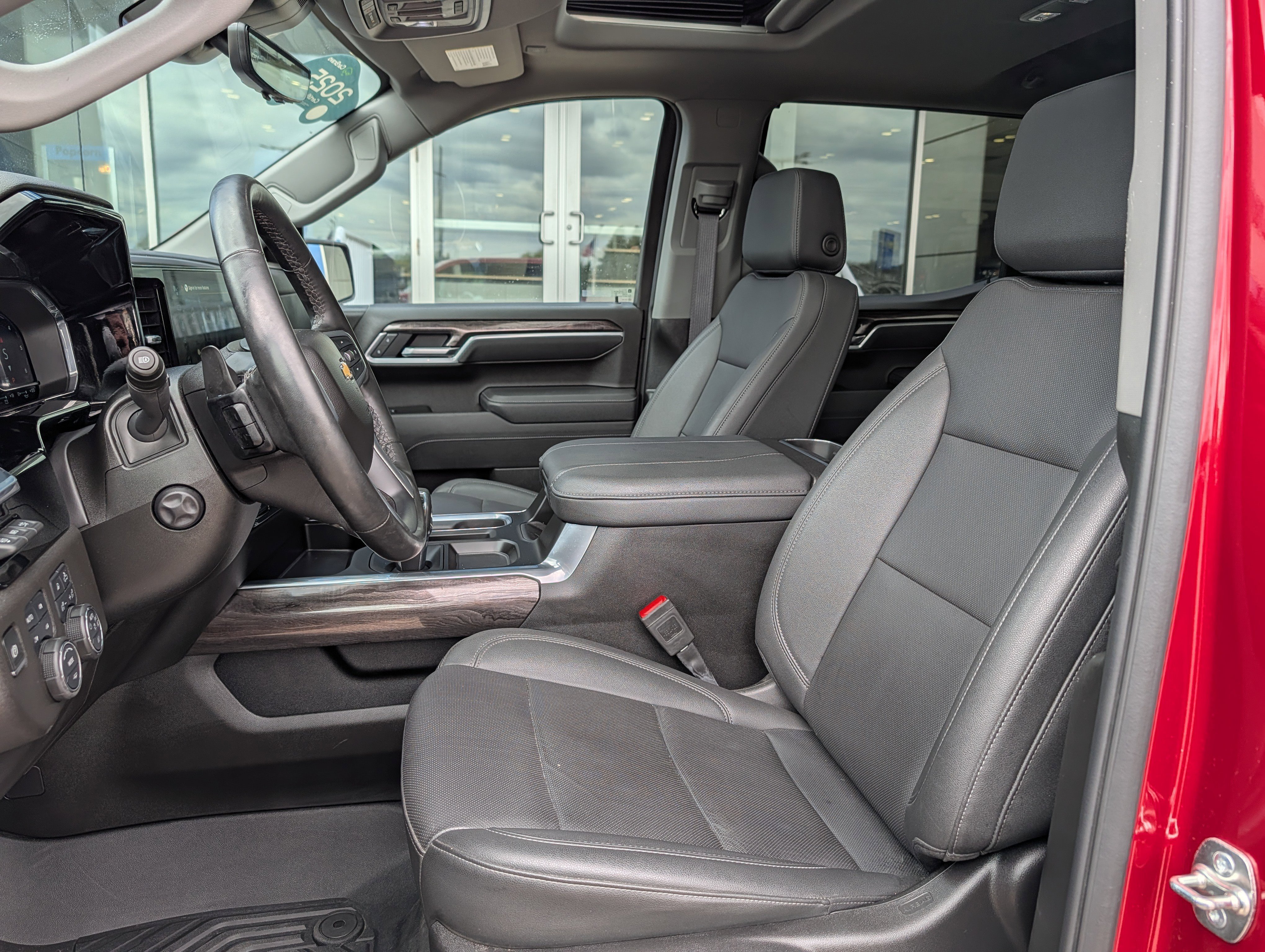Certified 2025 Chevrolet Silverado 1500 LTZ w/ LTZ Premium Package AWD/4WD image 8