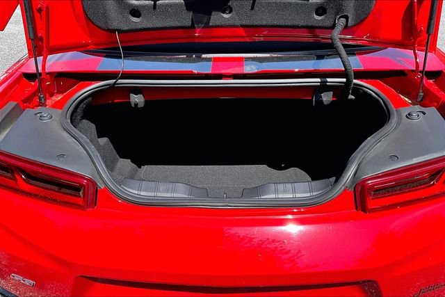 Used 2018 Chevrolet Camaro SS RWD image 15