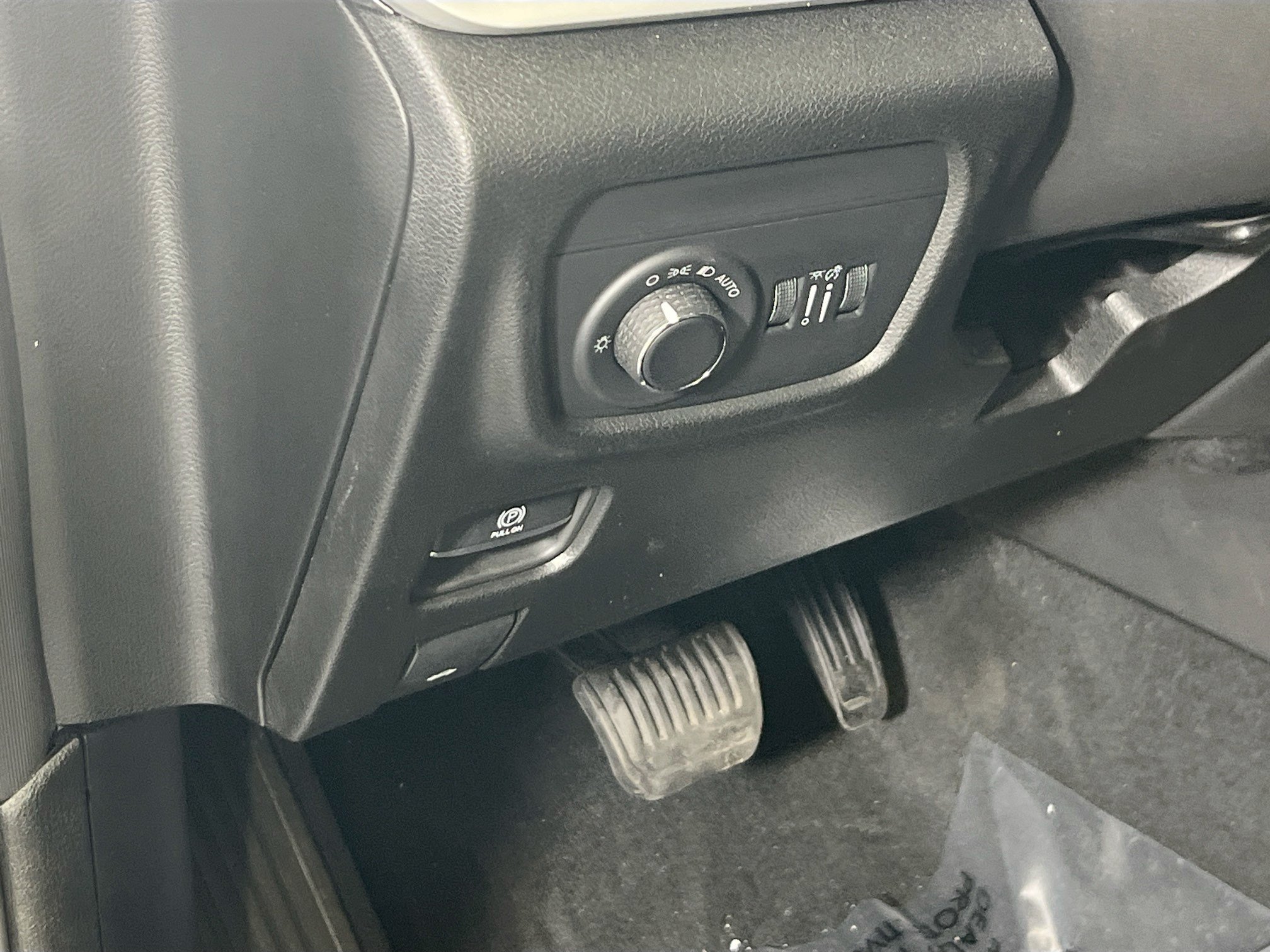 Used 2023 Jeep Grand Cherokee Laredo AWD/4WD image 10