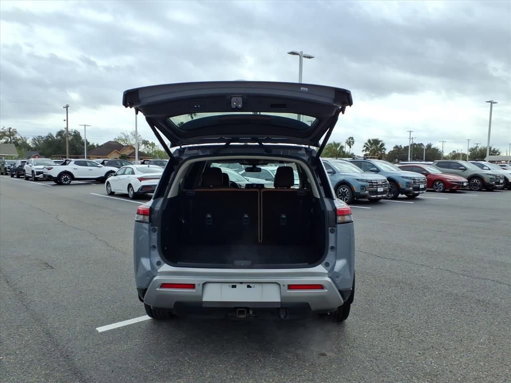 Used 2022 Nissan Pathfinder Platinum image 20