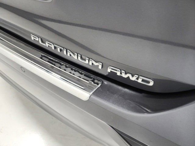 Used 2023 Toyota Highlander Platinum image 14