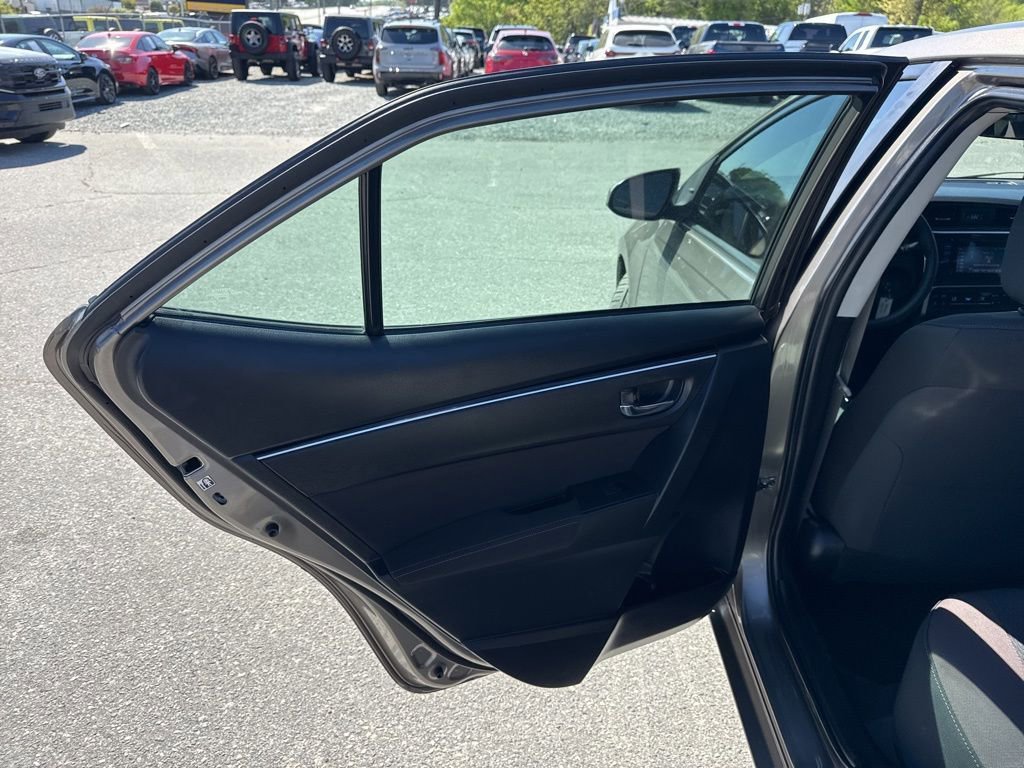 Used 2019 Toyota Corolla LE image 22