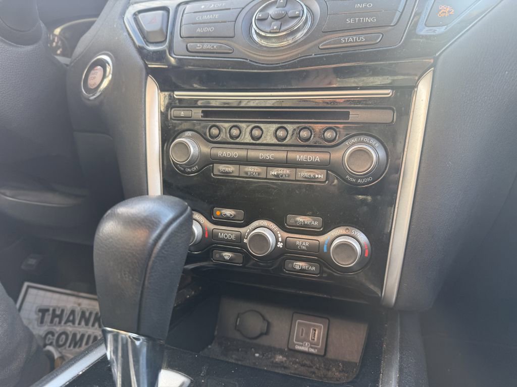 Used 2019 Nissan Pathfinder SV image 9