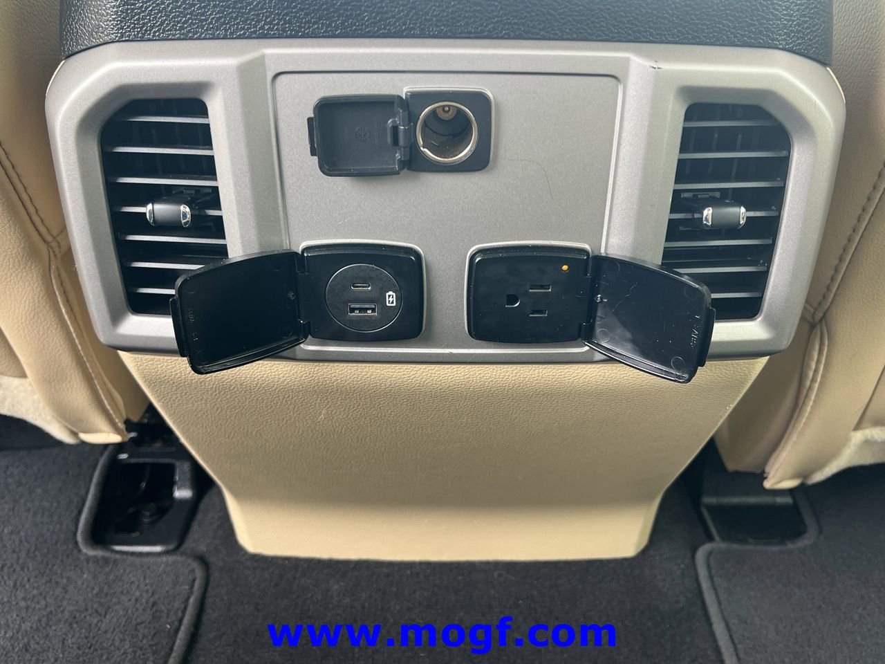 Used 2020 Ford F350 Lariat w/ Lariat Ultimate Package image 26