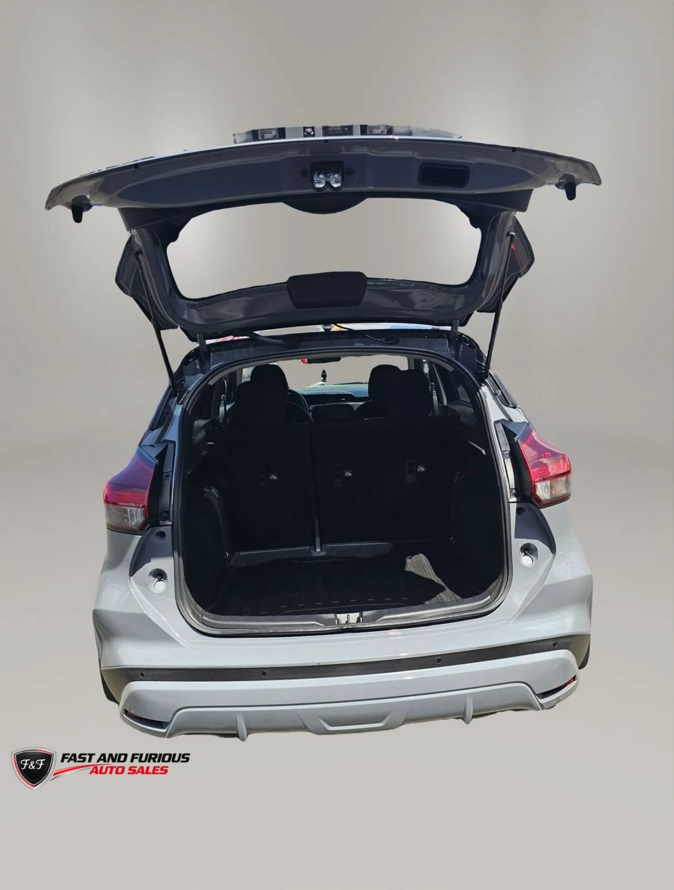 Used 2022 Nissan Kicks SV FWD image 27