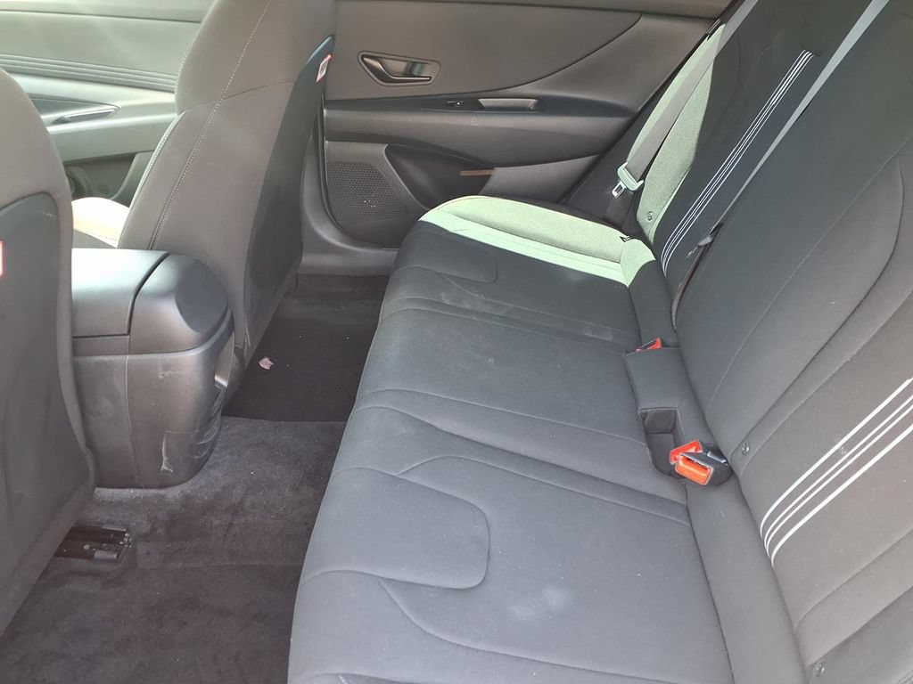 Used 2025 Hyundai Elantra Sport FWD image 11