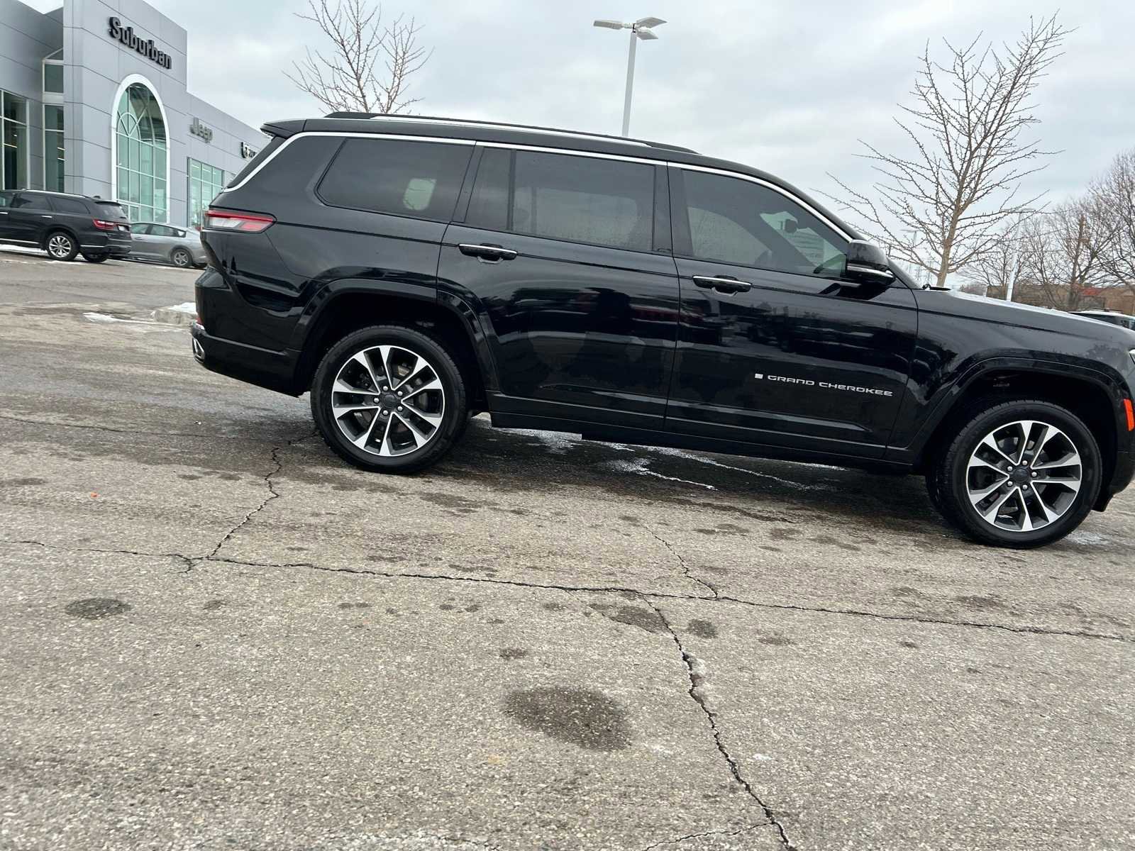 Certified 2023 Jeep Grand Cherokee L Overland w/ Advanced Protech Group III image 11