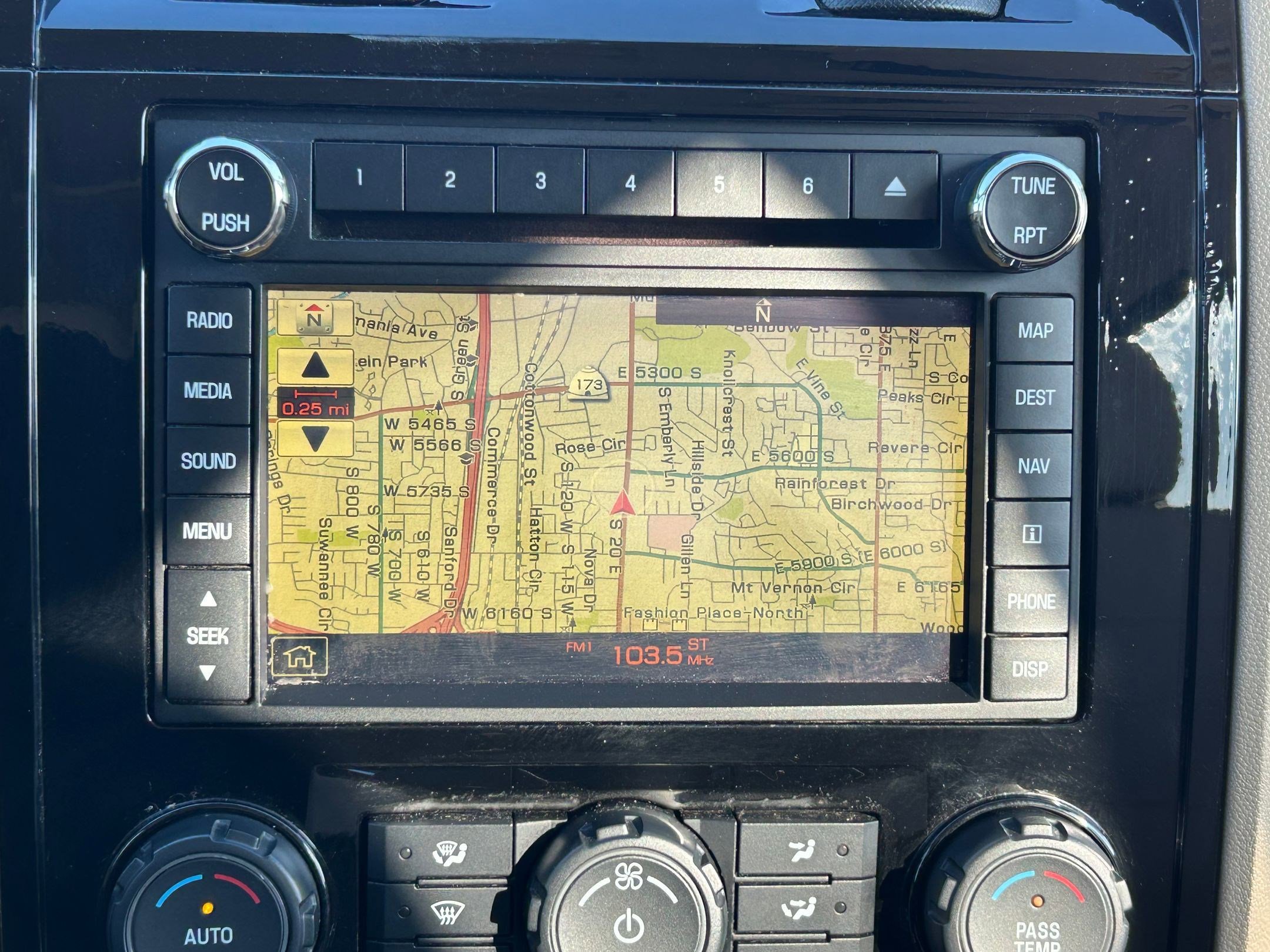 Used 2010 Ford Escape Limited image 20