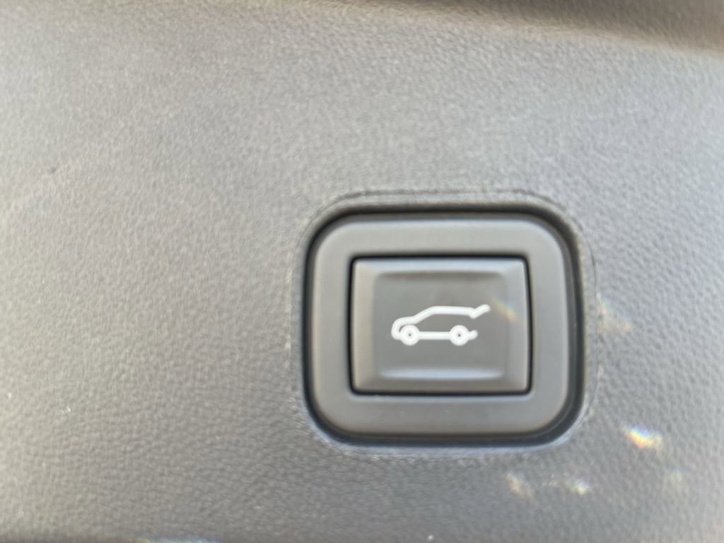 Certified 2024 Cadillac Lyriq Luxury image 16