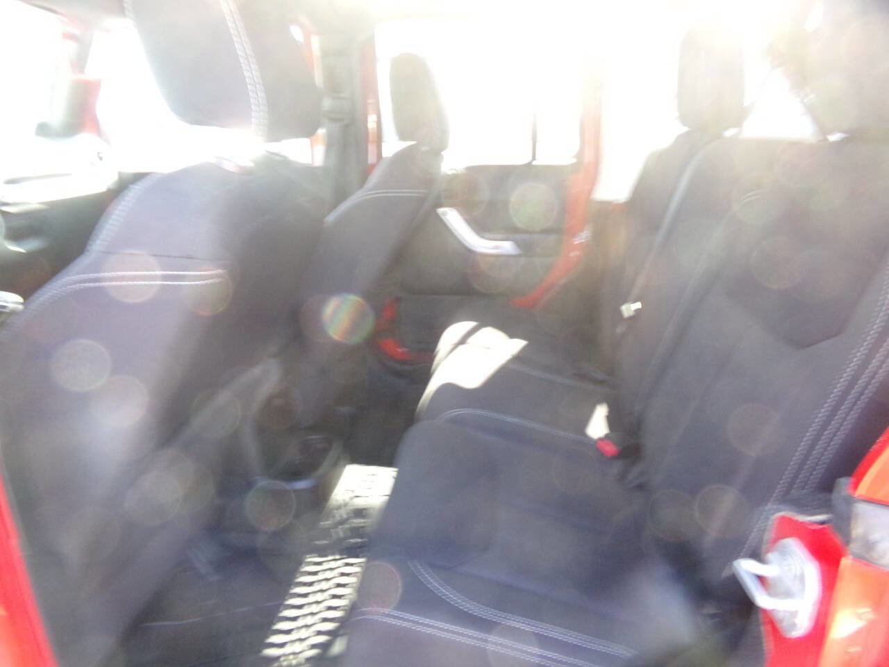 Used 2014 Jeep Wrangler Unlimited Sahara w/ Connectivity Group image 12