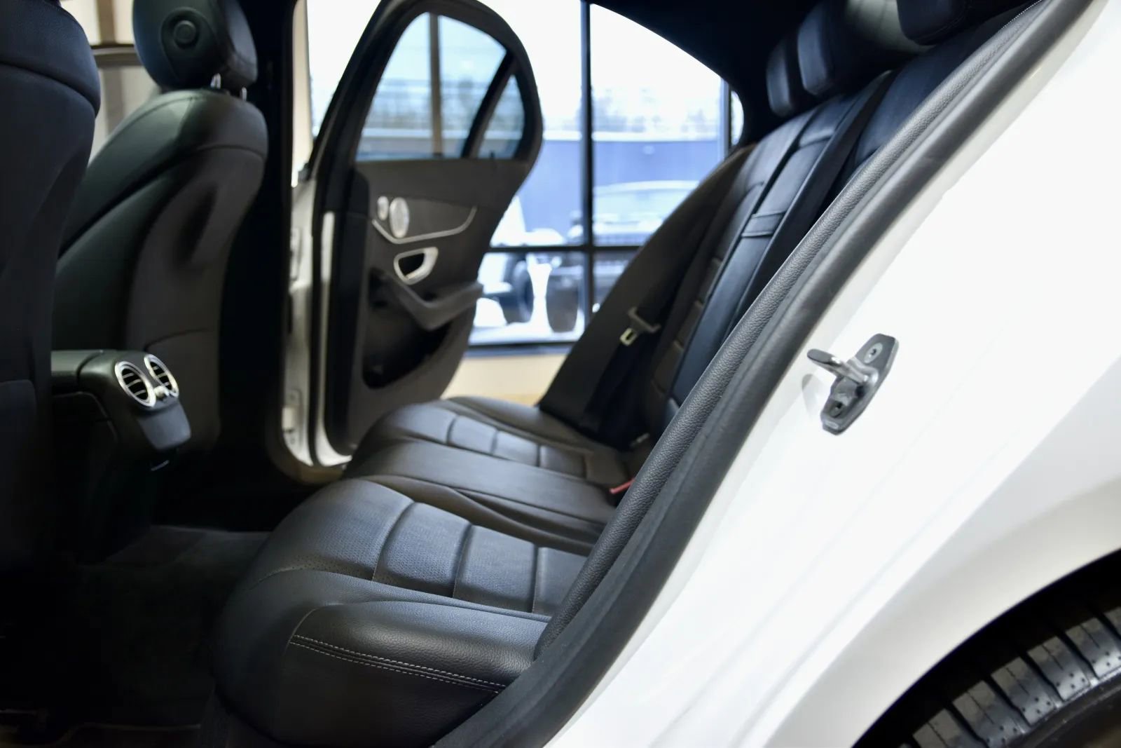 Used 2020 Mercedes-Benz C 300 4MATIC Sedan image 21