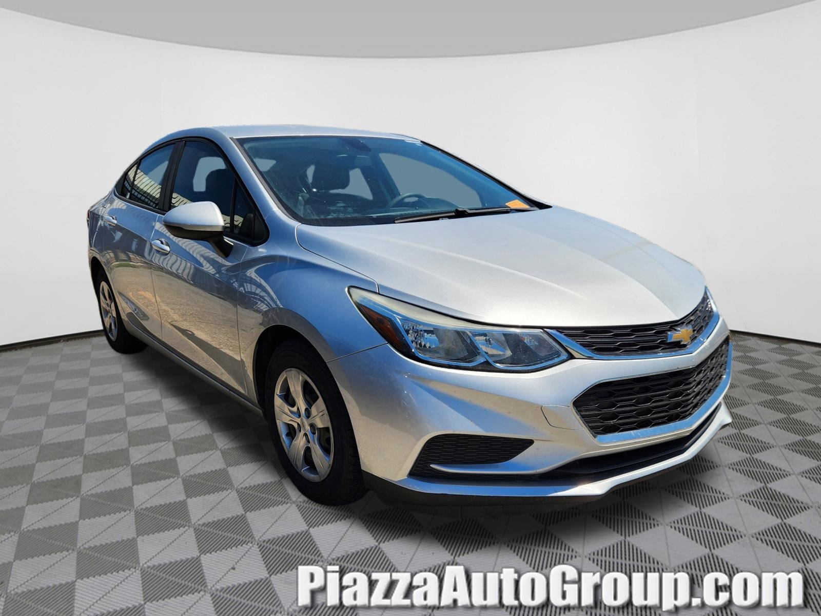 Used 2017 Chevrolet Cruze LS FWD image 1