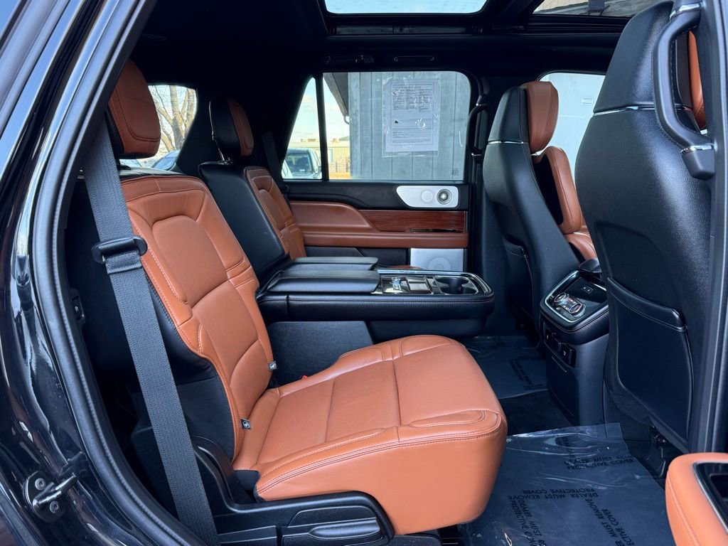 Used 2019 Lincoln Navigator Reserve image 24