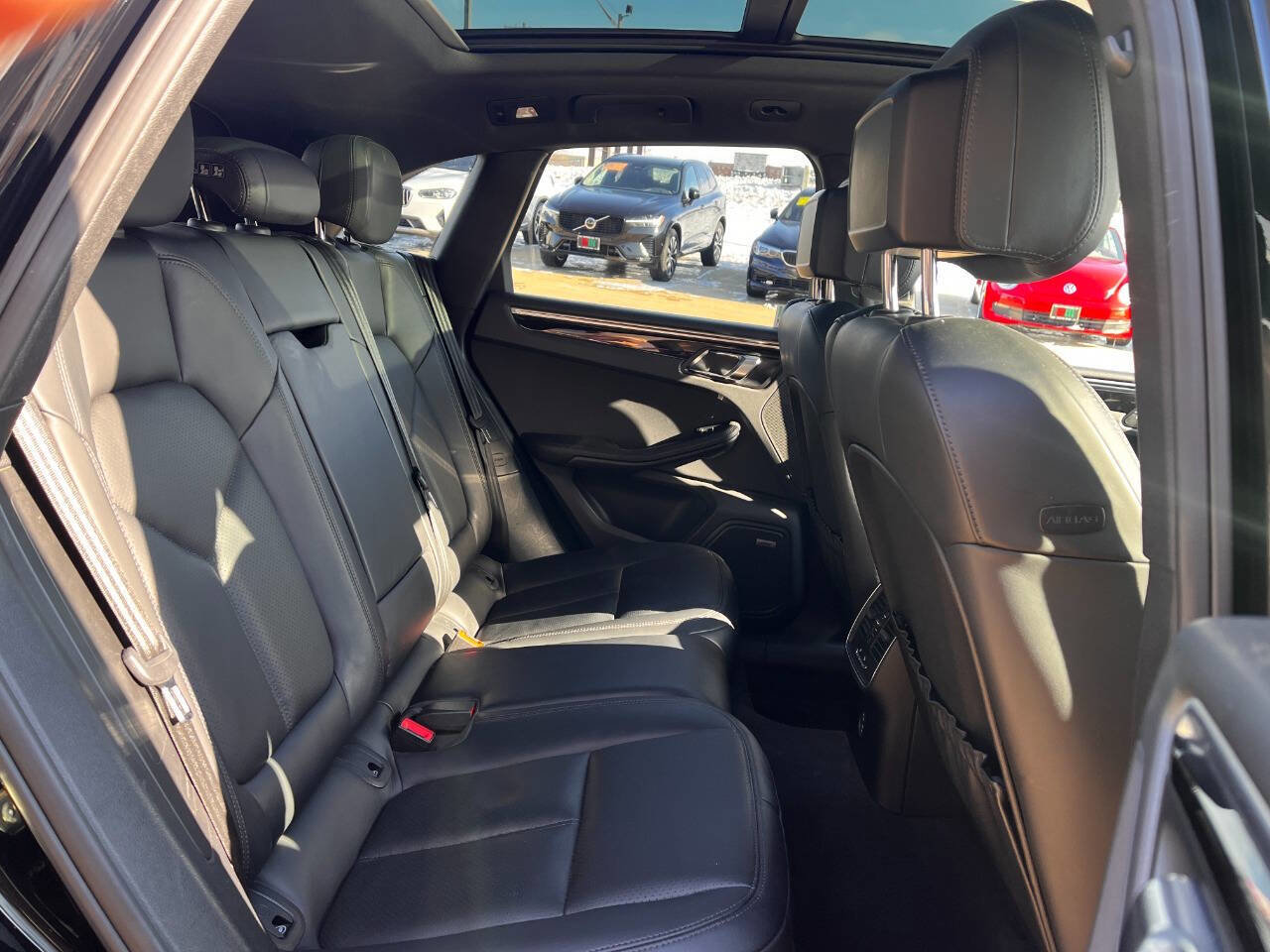 Used 2020 Porsche Macan image 22