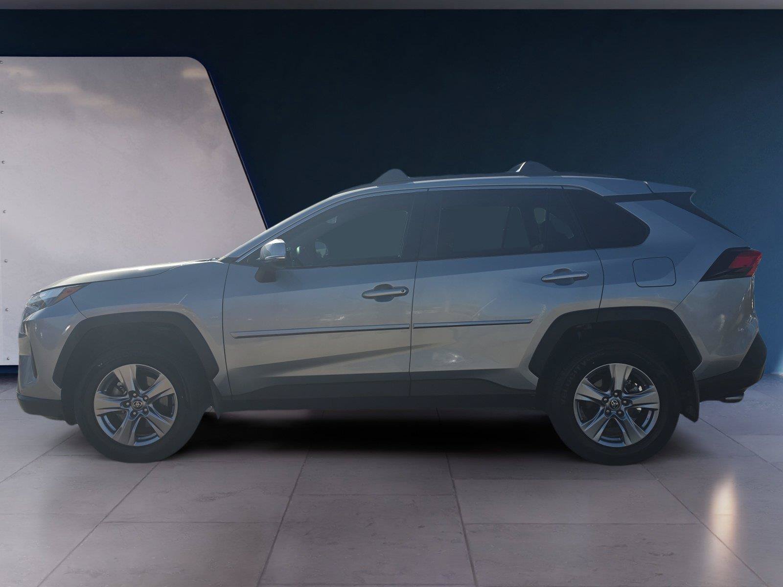 Used 2023 Toyota RAV4 XLE w/ Convenience Package FWD image 2